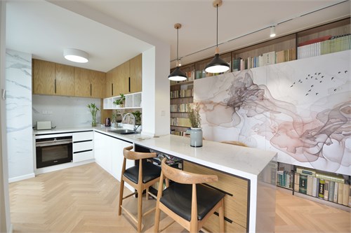 推拉式鋁合金窗圖片  銀白色鋁合金門窗圖片_1