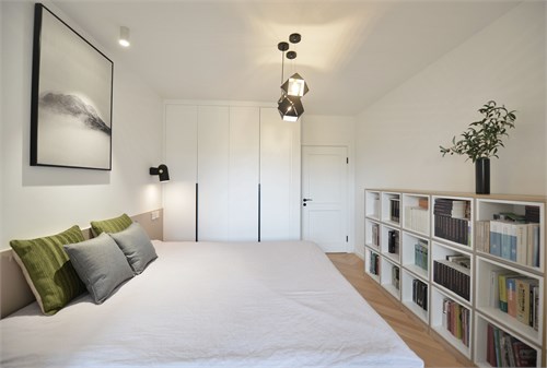 推拉式鋁合金窗圖片  銀白色鋁合金門窗圖片_9